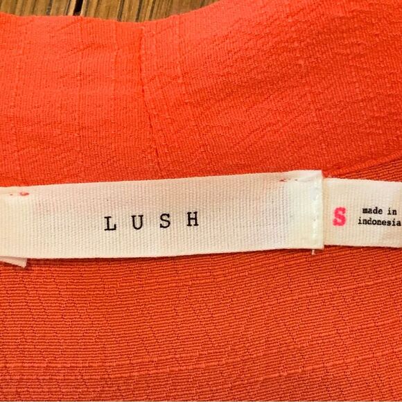 LUSH HIGH LOW TOP WOMENS SMALL  NEON ORANGE SURPLICE SLEEVELESS V NECK BLOUSE. - Picture 6 of 11